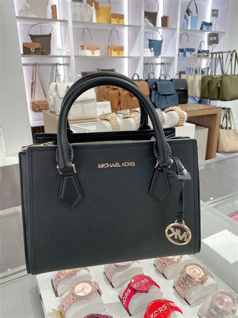 michael kors latest bags 2022|Michael Kors bags new collection.